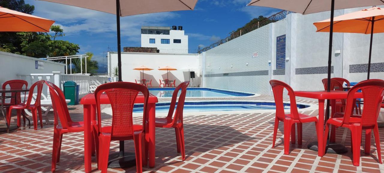 Hotel Emperador Barbosa  Dış mekan fotoğraf