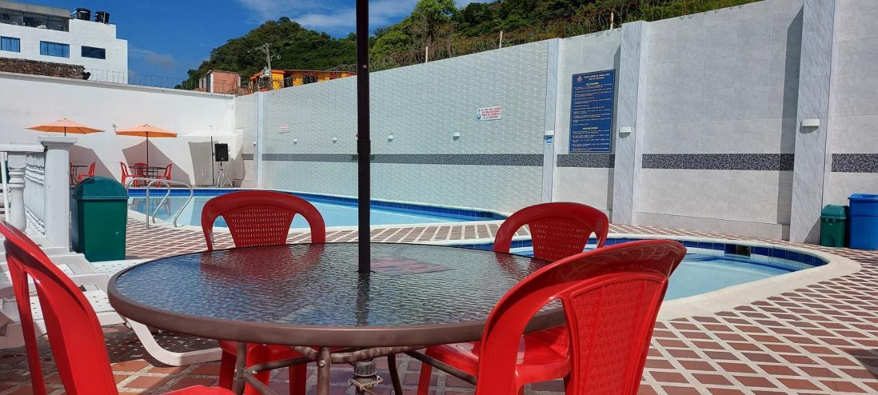 Hotel Emperador Barbosa  Dış mekan fotoğraf