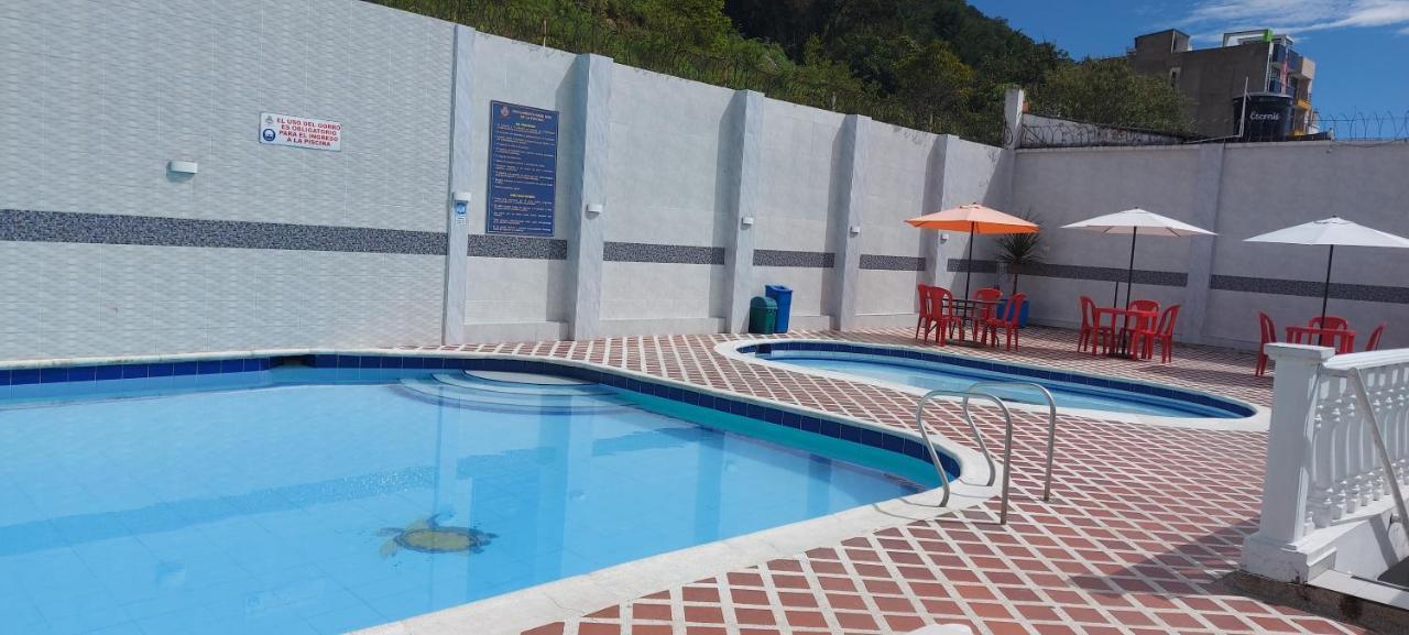 Hotel Emperador Barbosa  Dış mekan fotoğraf